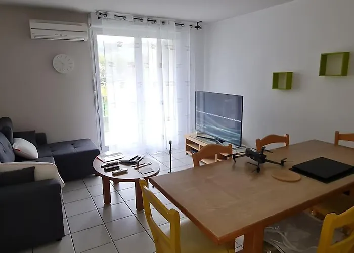 2 Chambres-Phonique-Parking Securise-Climatisation-Dalle Beton- Gere Par Presta-Zen\'Services