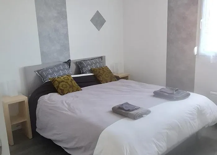 2 Chambres-Phonique-Parking Securise-Climatisation-Dalle Beton- Gere Par Presta-Zen\'Services